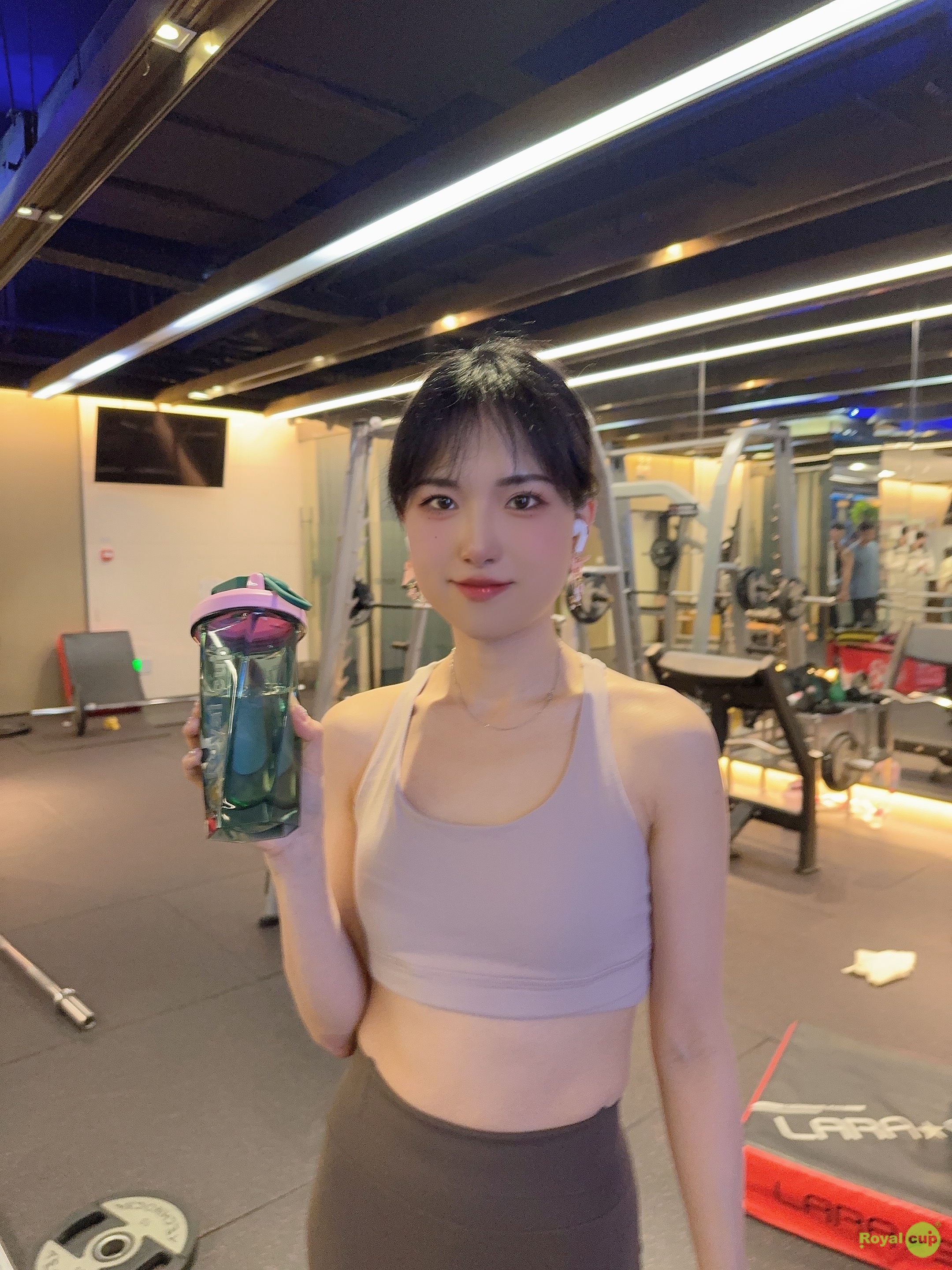 健身路上的必备神器：为什么你的运动水杯必须选择Royal Cup