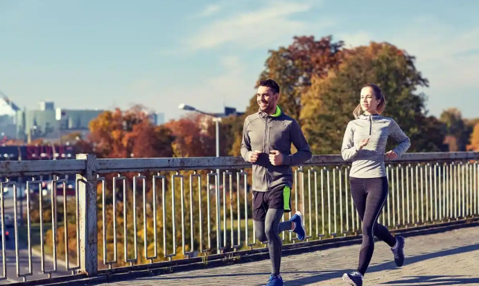 一天跳绳15分钟，一天慢跑5公里，3个月后会发生哪些变化？